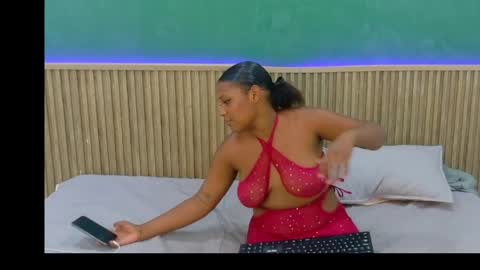 scarlet_xx online show from May 19, 2026, 7:42 pm