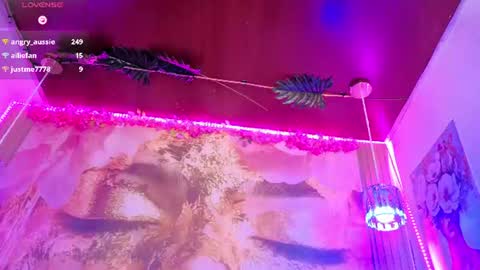 Scarlet online show from July 23, 2026, 1:58 am