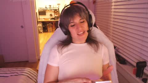 scarlet3 online show from December 8, 2024, 4:25 am