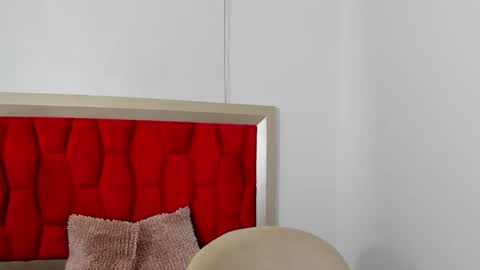 Scarlet online show from December 21, 2025, 1:46 am