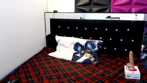 Snapshot of scarletglow1 chatting on January 4, 2025, 5:26 pm scarletglow1 online show from January 4, 2025, 5:26 pm