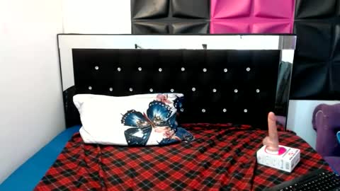 Snapshot of scarletglow1 chatting on January 21, 2025, 5:51 pm scarletglow1 online show from January 21, 2025, 5:51 pm