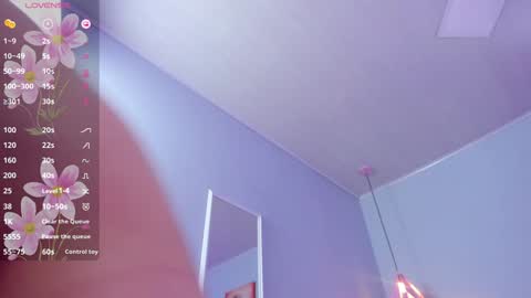 Scarlet  online show from December 13, 2024, 5:49 am