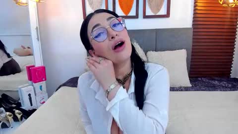 Snapshot of scarleth_swann chatting on June 1, 2026, 2:35 am scarleth online show from June 1, 2026, 2:35 am