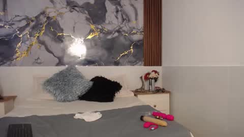 Scarleth online show from November 20, 2025, 5:12 pm