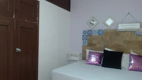 Snapshot of scarletlevis chatting on October 11, 2025, 10:25 am scarlet online show from October 11, 2025, 10:25 am