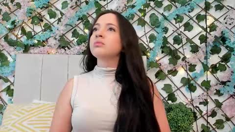 Snapshot of scarletlevis chatting on October 20, 2025, 10:38 am scarlet online show from October 20, 2025, 10:38 am