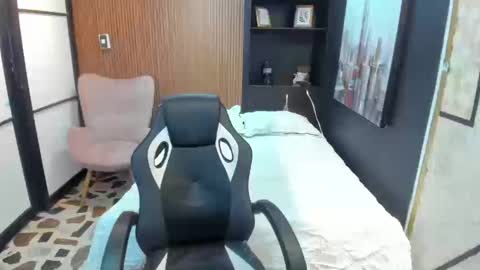 Snapshot of scarletmoon1_ chatting on September 20, 2025, 9:05 pm Scarlet online show from September 20, 2025, 9:05 pm