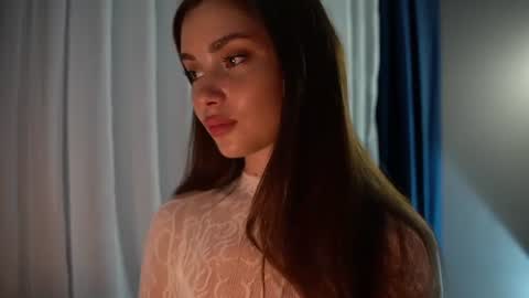 Scarlet online show from June 19, 2026, 9:29 pm