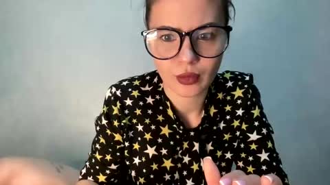 Snapshot of scarletpetal chatting on February 6, 2025, 11:54 am scarletpetal online show from February 6, 2025, 11:54 am