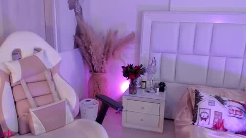 Snapshot of scarlett__baker11 chatting on December 20, 2024, 9:06 pm juli online show from December 20, 2024, 9:06 pm