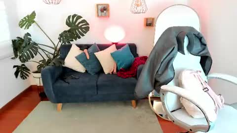 Scarlett online show from June 18, 2026, 12:53 pm