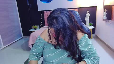  SCARLETT online show from April 24, 2026, 2:47 am