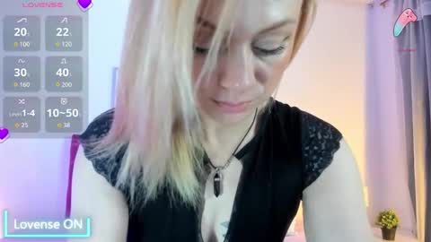 Snapshot of scarlett_blake11 chatting on October 5, 2025, 5:28 am scarlett_blake11 online show from October 5, 2025, 5:28 am