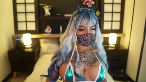 Scarlett Collins online show from November 18, 2025, 1:00 am