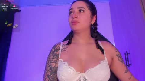SCARLETT COLLINS online show from May 1, 2026, 11:48 am