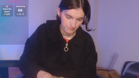 scarlet online show from November 24, 2025, 10:53 pm