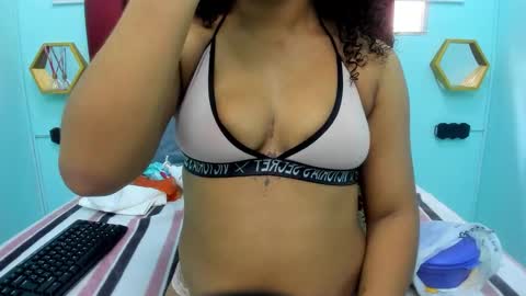 scarlett_fox20 online show from October 25, 2025, 1:51 pm