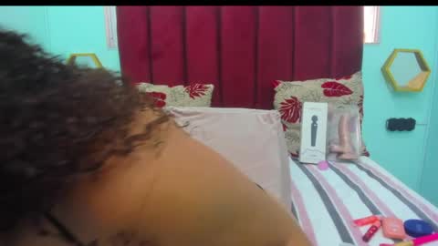 scarlett_fox20 online show from May 3, 2026, 1:28 pm