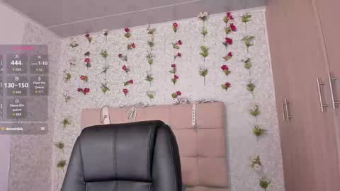 scarlett_hot7 online show from October 20, 2025, 6:52 pm