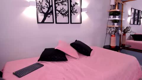 Snapshot of scarlett_johs chatting on October 21, 2025, 9:15 pm Scarlett Johs online show from October 21, 2025, 9:15 pm