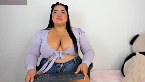 Snapshot of scarlett_lewis2 chatting on March 17, 2026, 5:00 am SweetScarlett online show from March 17, 2026, 5:00 am