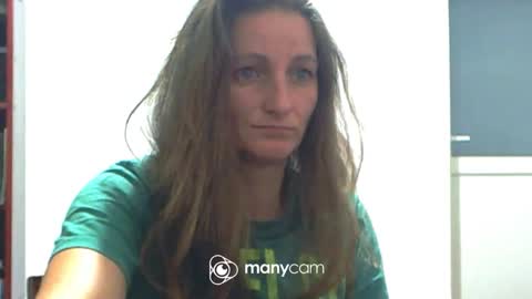 Snapshot of scarlett_queen01 chatting on September 20, 2025, 3:29 am scarlett_queen01 online show from September 20, 2025, 3:29 am