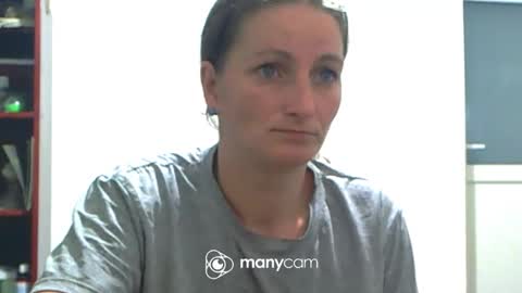 Snapshot of scarlett_queen01 chatting on September 24, 2025, 4:05 am scarlett_queen01 online show from September 24, 2025, 4:05 am