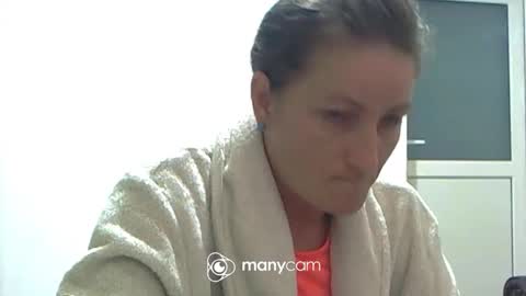 Snapshot of scarlett_queen01 chatting on September 28, 2025, 2:50 am scarlett_queen01 online show from September 28, 2025, 2:50 am