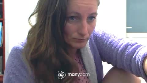 Snapshot of scarlett_queen01 chatting on October 12, 2025, 4:33 am scarlett_queen01 online show from October 12, 2025, 4:33 am