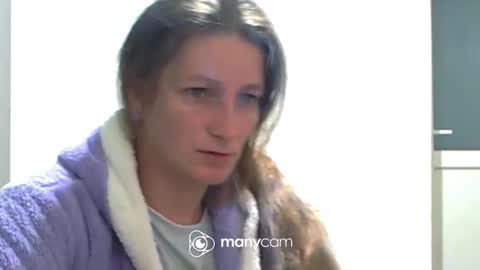 Snapshot of scarlett_queen01 chatting on October 14, 2025, 3:29 am scarlett_queen01 online show from October 14, 2025, 3:29 am