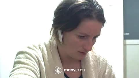 Snapshot of scarlett_queen01 chatting on October 19, 2025, 3:40 am scarlett_queen01 online show from October 19, 2025, 3:40 am