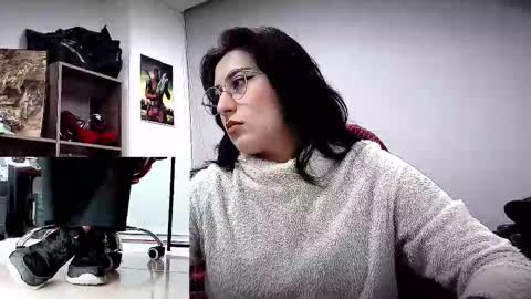 Snapshot of scarlett_sen chatting on February 26, 2026, 1:43 pm Mistress Scarlett online show from February 26, 2026, 1:43 pm