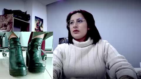 Snapshot of scarlett_sen chatting on April 10, 2026, 1:27 pm Mistress Scarlett online show from April 10, 2026, 1:27 pm