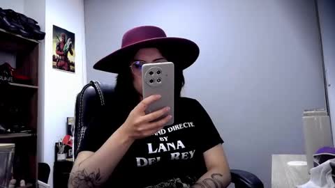 Snapshot of scarlett_sen chatting on May 5, 2026, 4:15 pm Mistress Scarlett online show from May 5, 2026, 4:15 pm