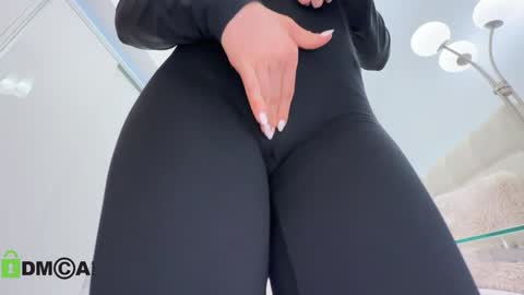 Snapshot of scarlettandtom chatting on January 19, 2025, 9:55 pm ScarlettAndTom online show from January 19, 2025, 9:55 pm