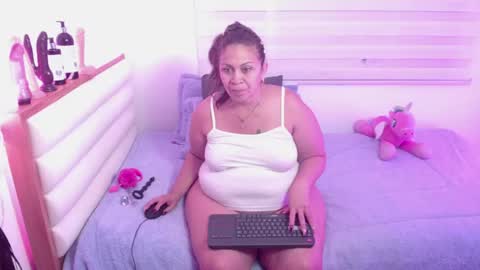scarlettbooty online show from April 28, 2026, 10:09 am
