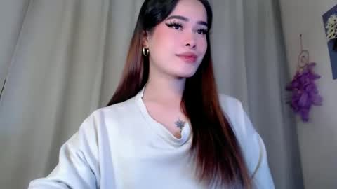 YOUR GIRLFRIEND online show from October 27, 2025, 11:47 am