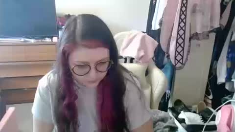 Scarlett online show from October 15, 2025, 5:57 pm