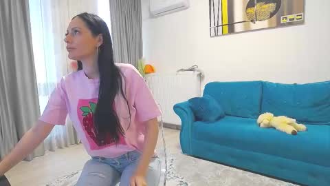 Scarlett online show from March 20, 2026, 5:45 am