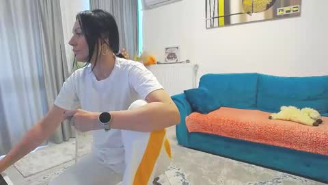 Scarlett online show from June 9, 2026, 6:25 am