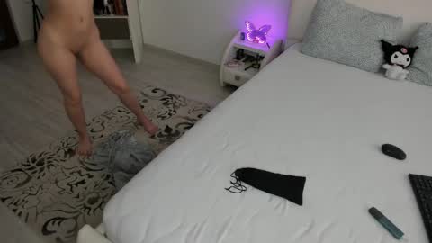 scarlettjakobs online show from May 27, 2026, 5:04 am