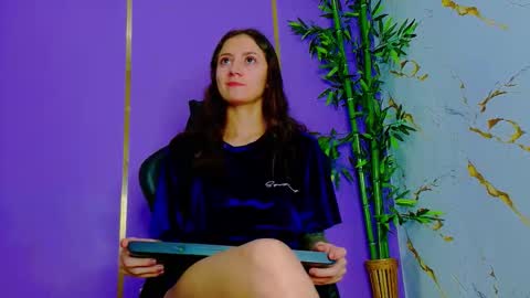 Scarlet online show from October 7, 2025, 8:44 am