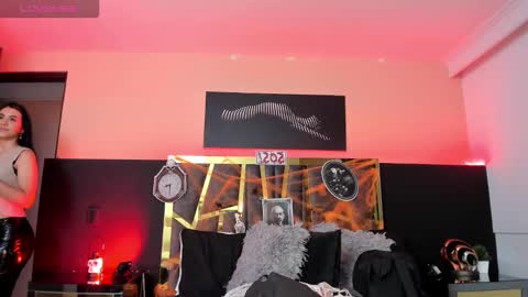 scarlettorres online show from October 22, 2025, 6:51 pm