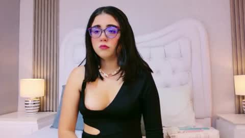 Scarlett Petrova online show from August 8, 2026, 11:45 am