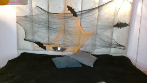 Snapshot of scarlettqueencs chatting on October 24, 2025, 5:37 am Scarlett online show from October 24, 2025, 5:37 am