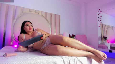 Snapshot of scarlettross_ chatting on February 21, 2025, 6:04 pm Scarlett Ross online show from February 21, 2025, 6:04 pm