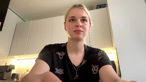 Snapshot of scarlettsencabaugh chatting on July 7, 2026, 2:21 pm Scarlett online show from July 7, 2026, 2:21 pm