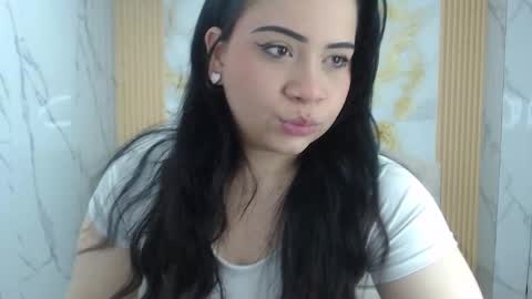 Scarlett  online show from November 17, 2025, 8:14 pm