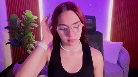 Snapshot of scarlettvg chatting on December 17, 2025, 4:29 am scarlett online show from December 17, 2025, 4:29 am